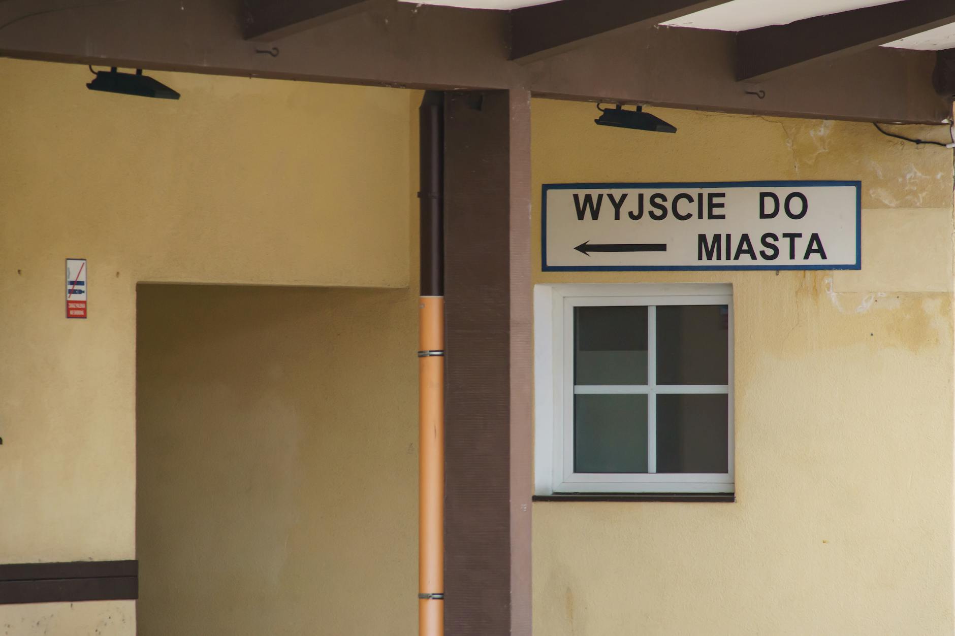 Mapa Sandomierza z zaznaczonymi placówkami medycznymi, ilustrująca dostępność specjalistów i kolejki do specjalistów Sandomierz.